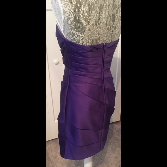 ••Donated••David’s Bridal • Elegant Bridesmaid Dress - Picture 3 of 5